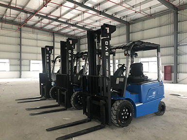 感謝蔡總的大力支持，再次購買3+1臺(tái)比亞迪叉車，祝：生意興??！